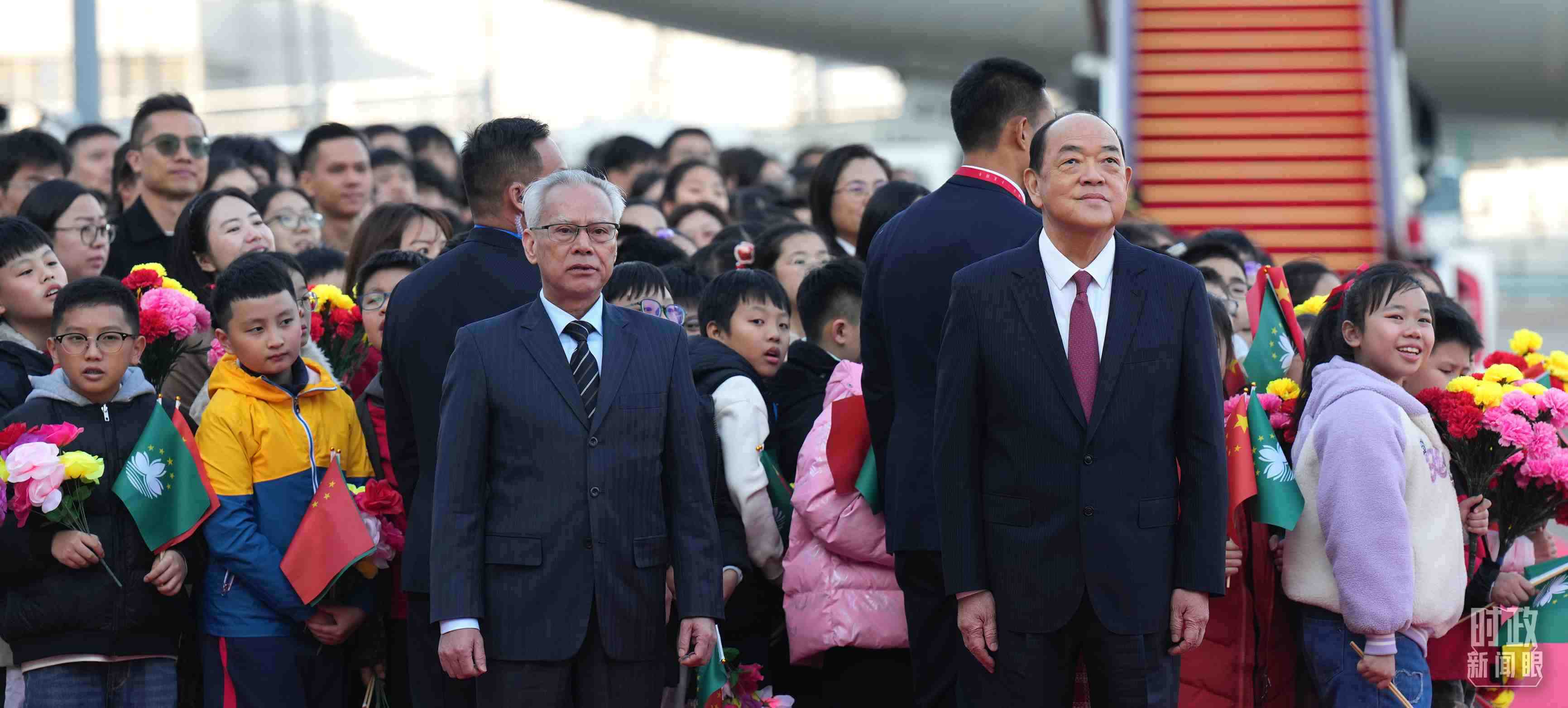 △澳門特別行政區(qū)行政長官賀一誠、候任行政長官岑浩輝在活動現(xiàn)場。（總臺記者李晉拍攝）