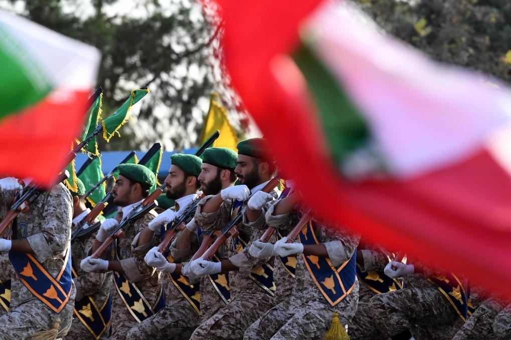 2024年9月21日，伊朗軍人在首都德黑蘭參加閱兵式。新華社記者沙達提攝