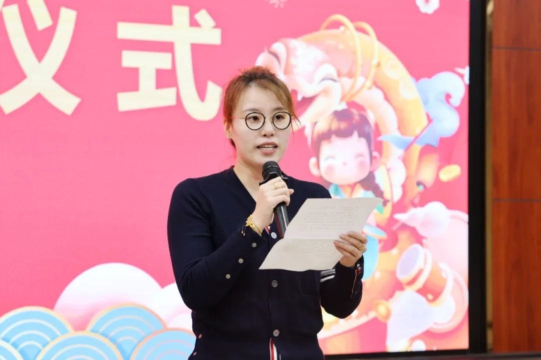 傅園慧在新教師入職儀式上發(fā)言。浙江大學(xué)供圖