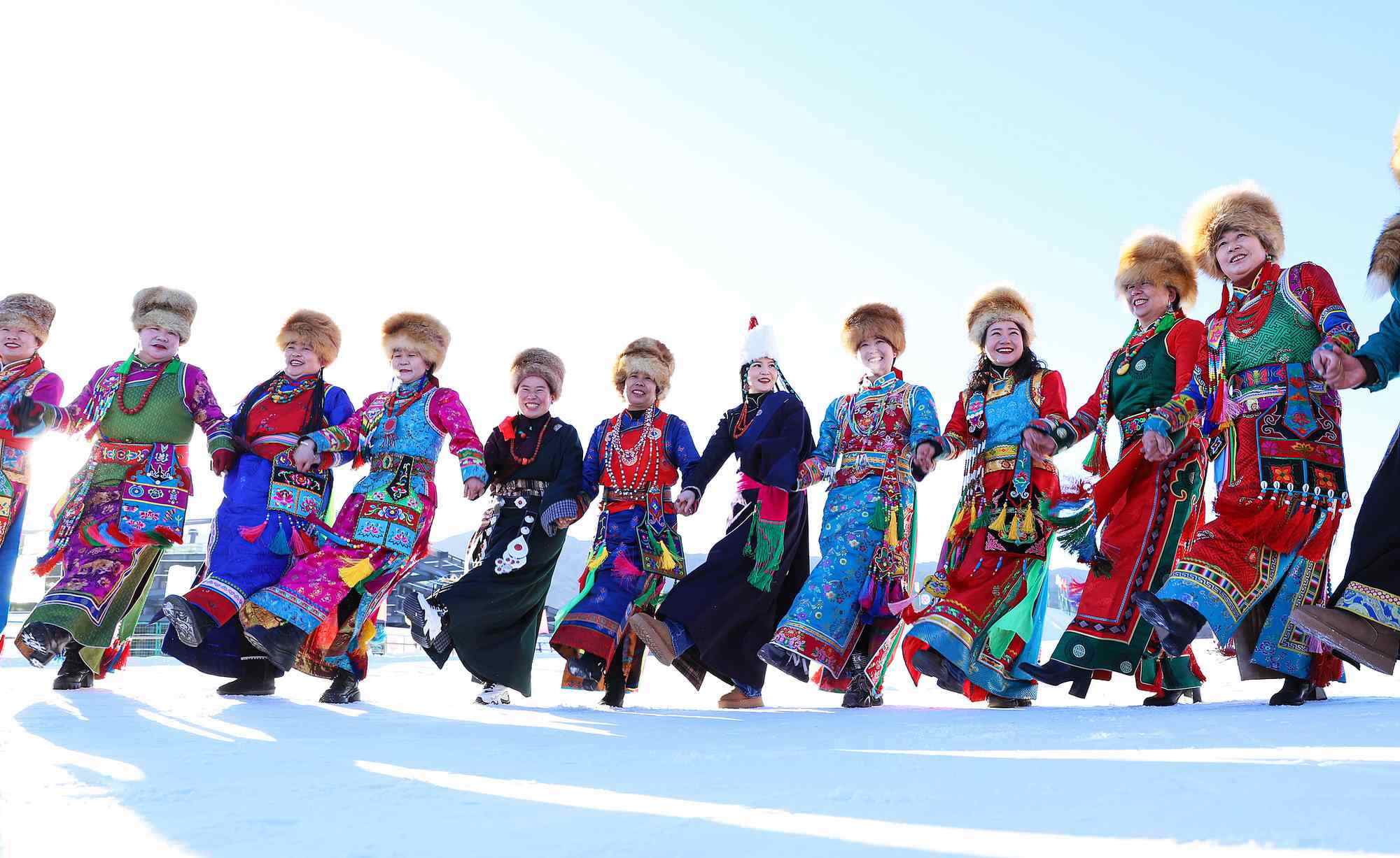 甘肅張掖，雪地千人鍋莊舞表演