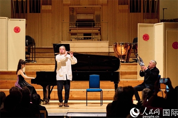 旅英音樂家聯(lián)袂演奏《枉凝眉》。楊浩鵬攝