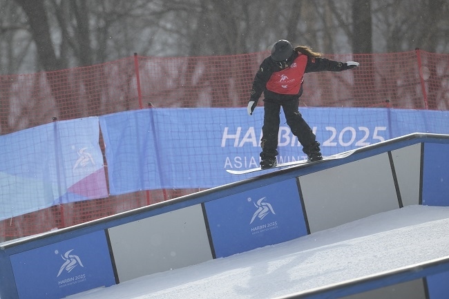 2月8日，張小楠在比賽中。新華社記者 楊冠宇攝