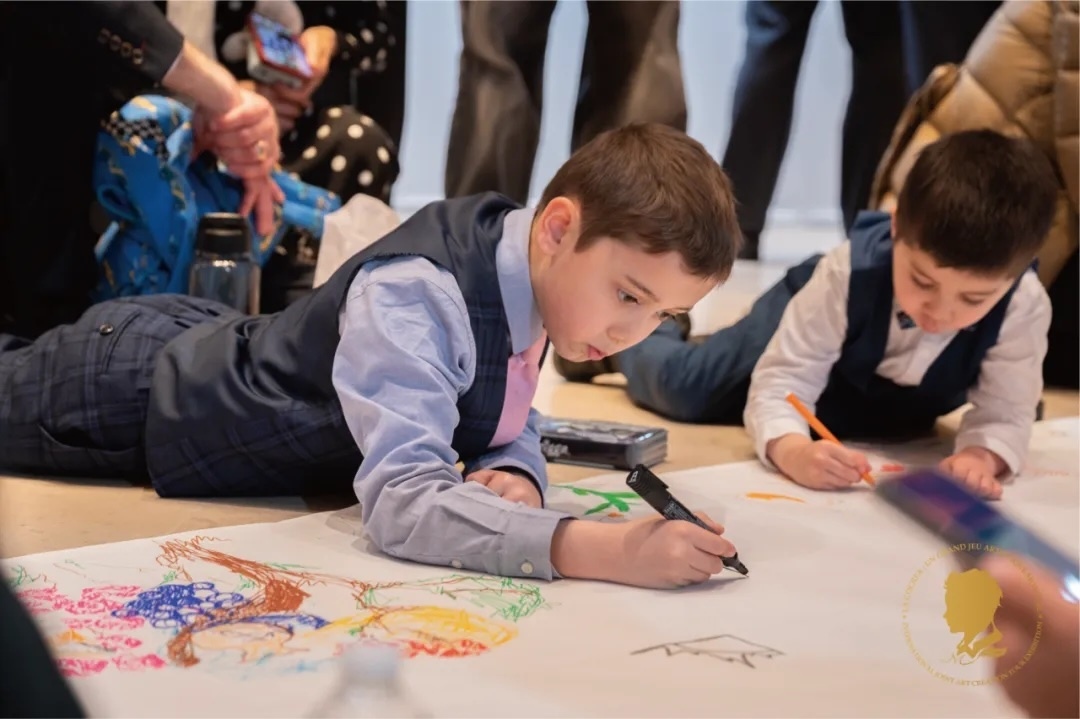 圖5：第三屆國際藝術(shù)聯(lián)創(chuàng)聯(lián)展盛大開幕。法中交流促進(jìn)會(huì)供圖