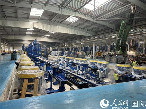 森麒麟輪胎在科技城的工廠車(chē)間。人民網(wǎng)記者 黃培昭攝