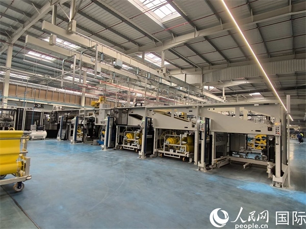 森麒麟在科技城的工廠內(nèi)部。人民網(wǎng)記者 黃培昭攝