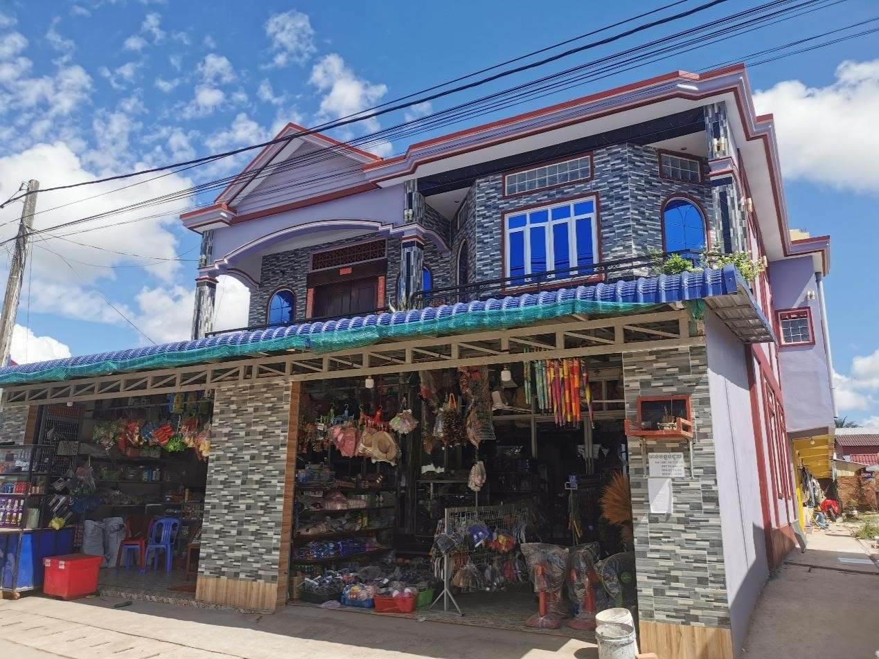 毗鄰西港特區(qū)的商店。西港特區(qū)供圖