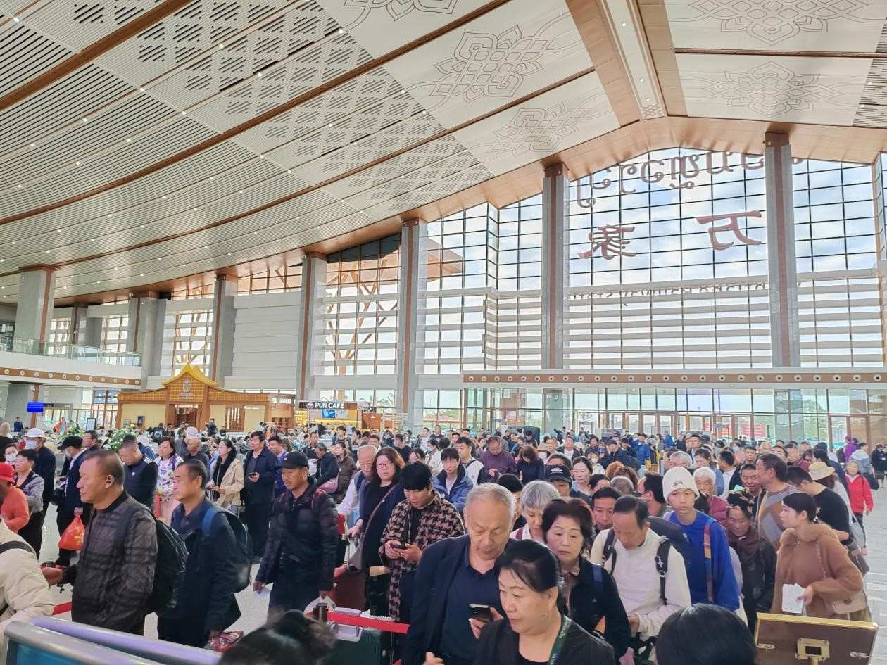 春節(jié)期間的中老鐵路萬象站。李加勇攝