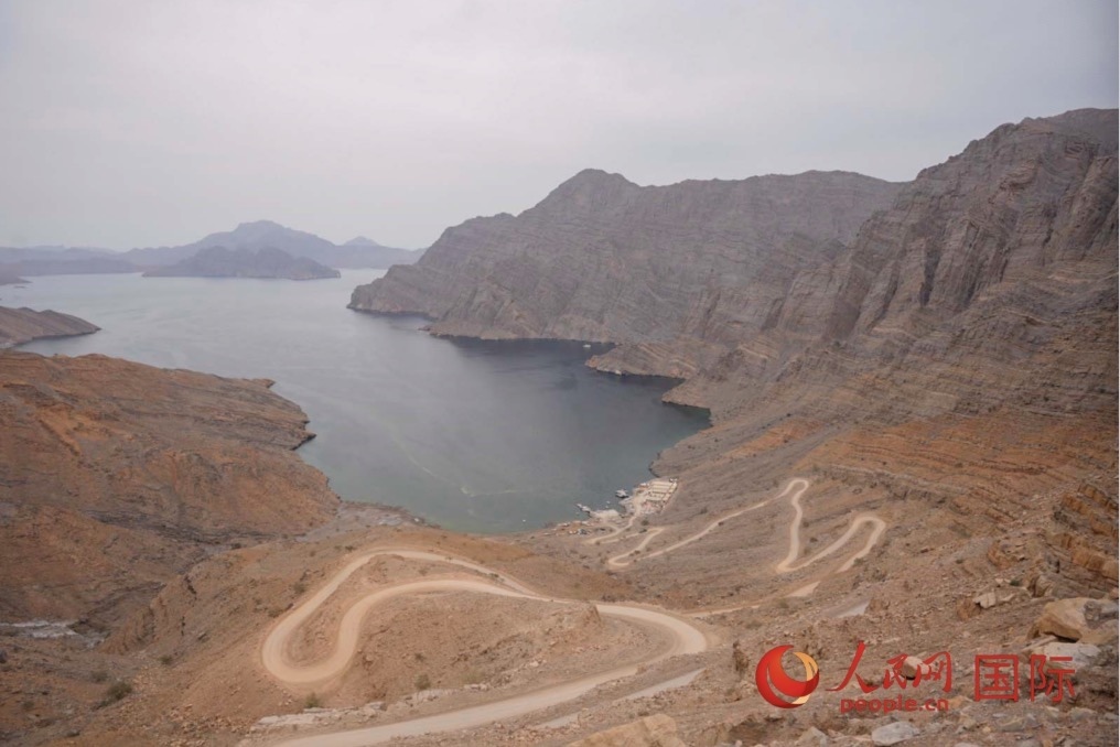 圖為阿曼北部穆桑代姆峽灣。人民網 塔里克·易卜拉欣攝