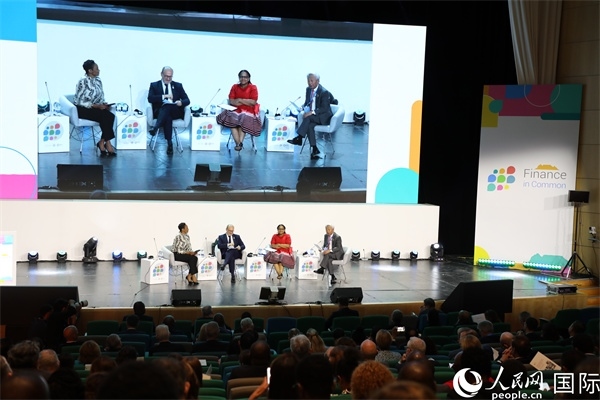 第5屆“共同金融”峰會(huì)在南非開普敦國(guó)際會(huì)議中心開幕。圖為峰會(huì)開幕式現(xiàn)場(chǎng)。人民網(wǎng)記者戴楷然攝