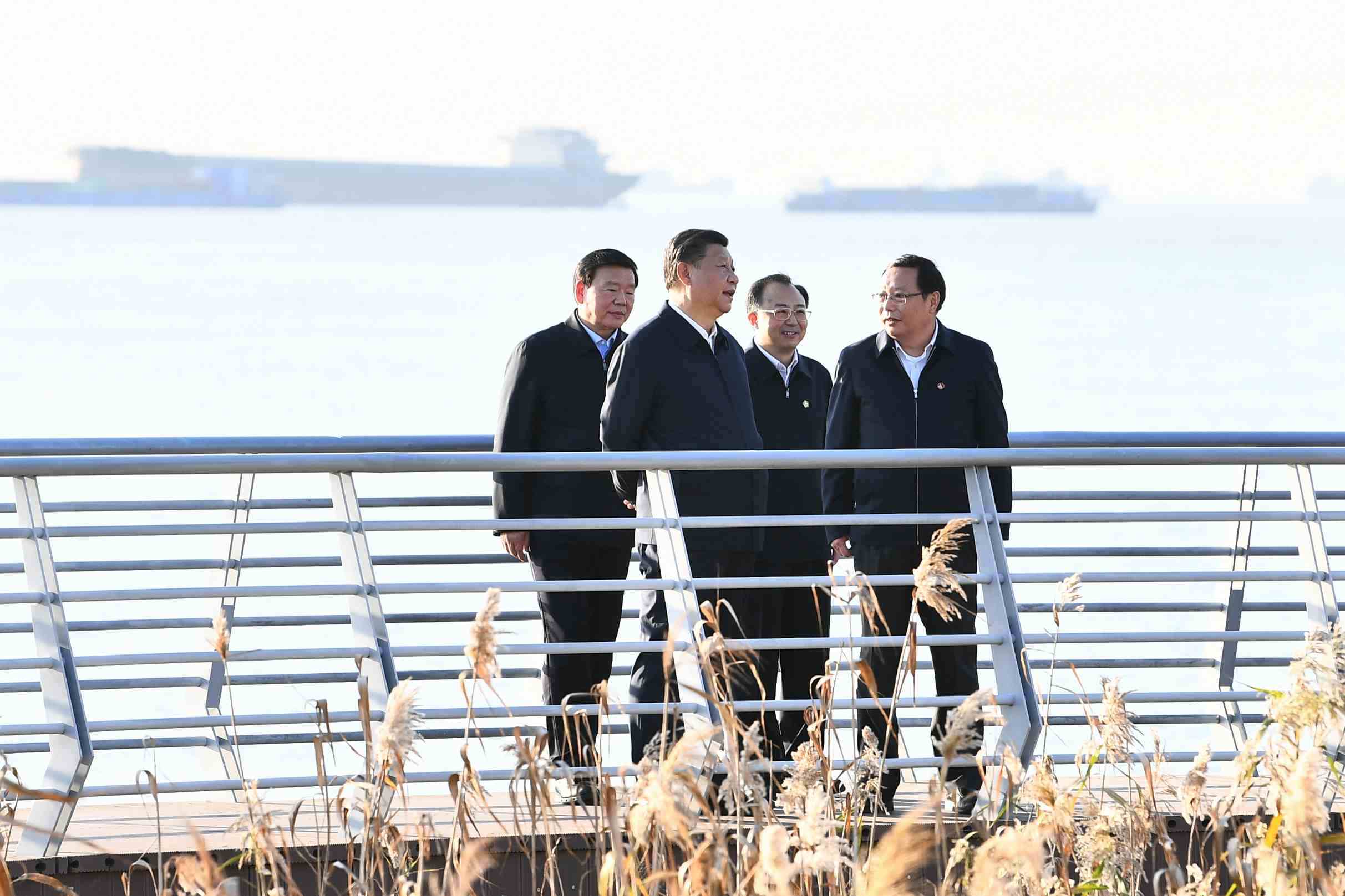 2020年11月12日，習(xí)近平總書記在江蘇南通五山地區(qū)濱江片區(qū)考察。