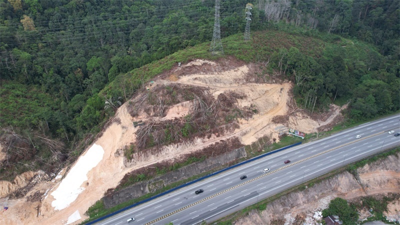 圖為施工現(xiàn)場(chǎng)。 鄧騰亮攝