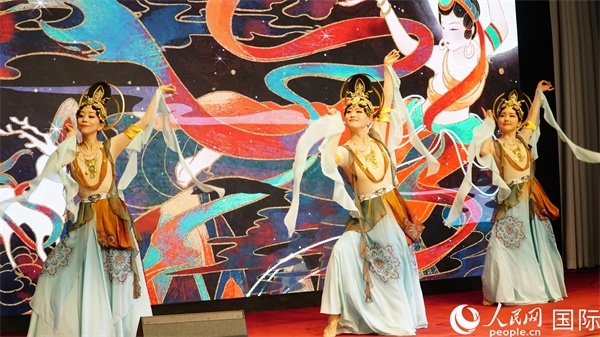 敦煌舞蹈表演。人民網(wǎng) 蔣曉辰攝