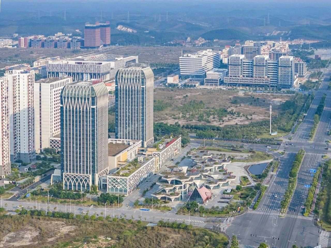 2023年11月，廣西欽州，航拍中國(guó)—馬來(lái)西亞欽州產(chǎn)業(yè)園區(qū)。