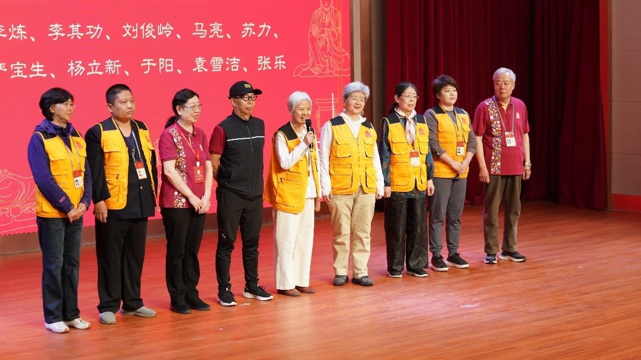 服務(wù)滿二十年志愿者代表發(fā)表感言。故宮博物院供圖