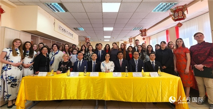 參加中文翻譯比賽全體人員合影。人民網(wǎng)記者 蔡子暢攝