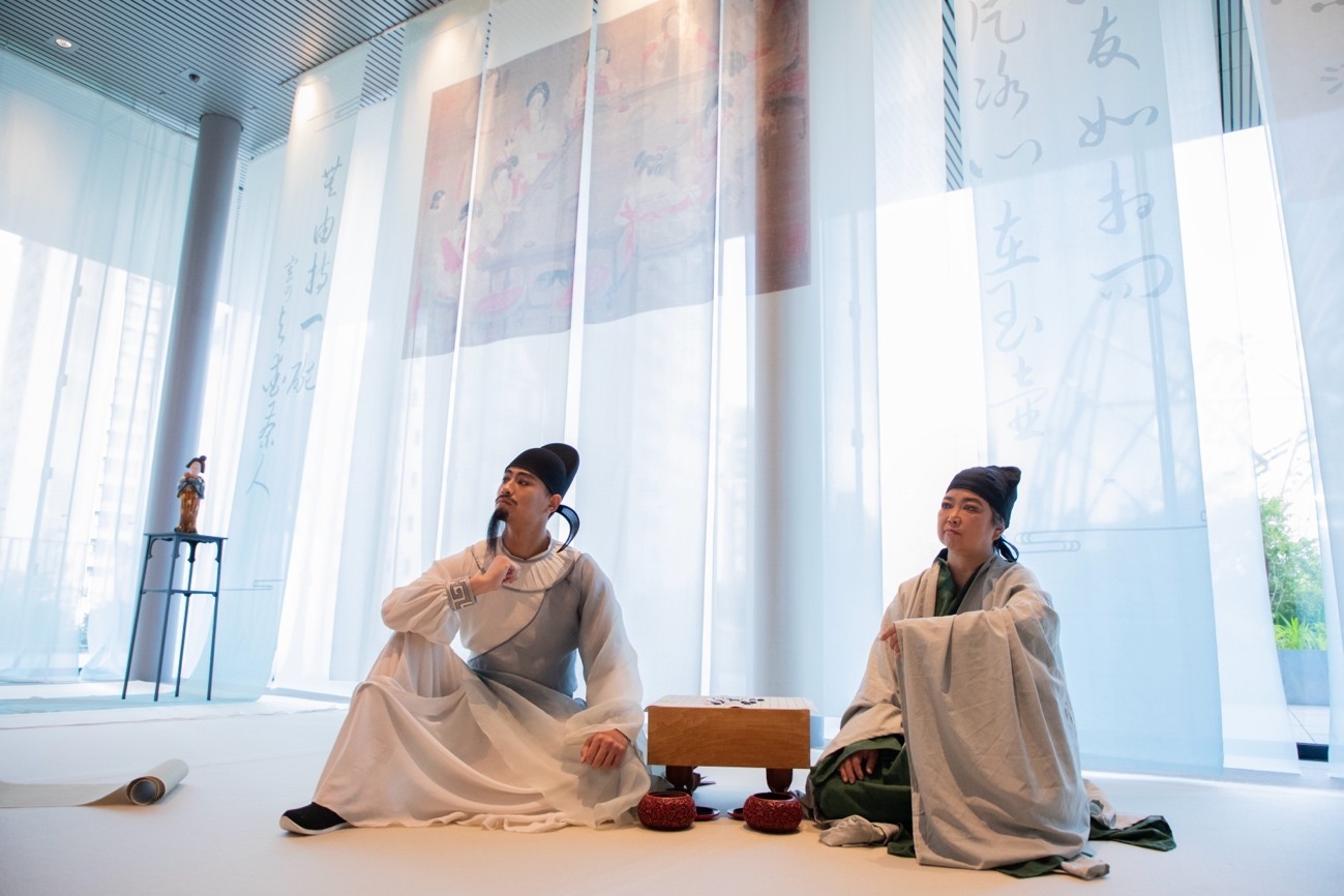 白居易與茶仙盧仝。中國(guó)駐大阪旅游辦事處供圖