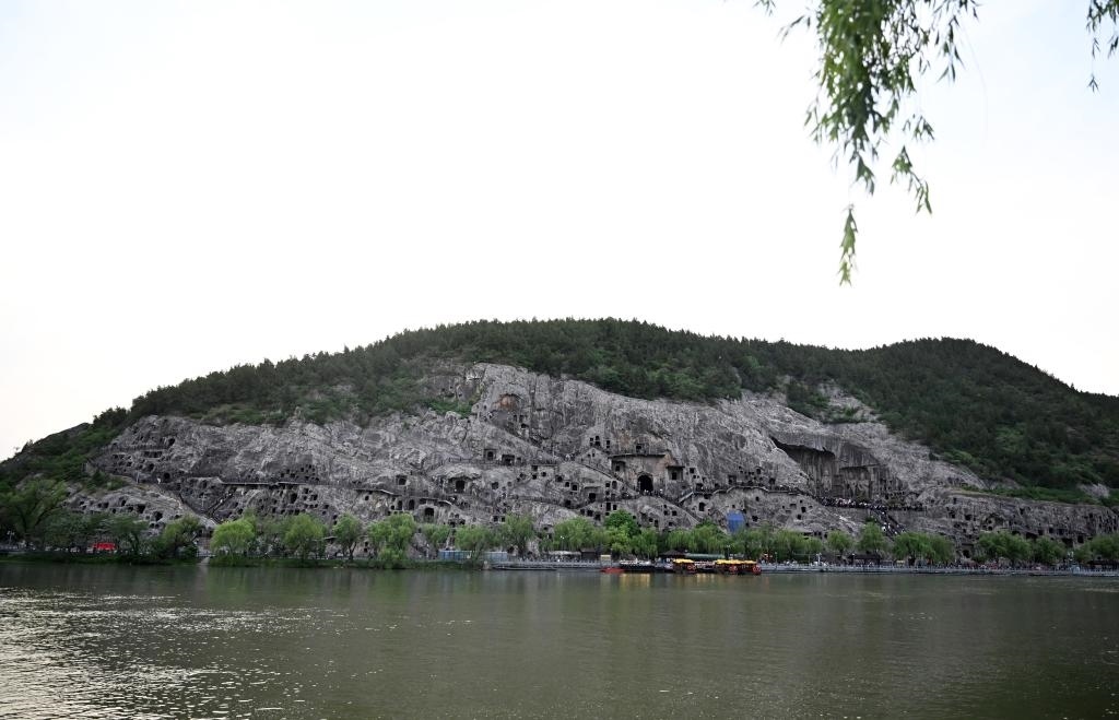 這是近日拍攝的洛陽龍門石窟。新華社記者 李嘉南 攝