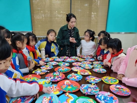 師生互動(dòng)課堂。