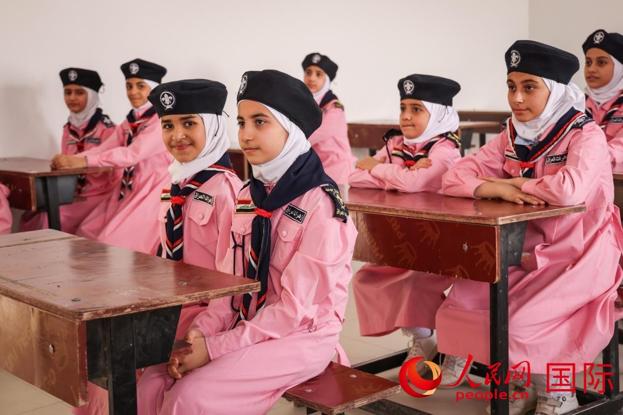 阿爾穆塔?阿里卡特國際學校的學生在教室內上課。人民網記者 薛丹攝