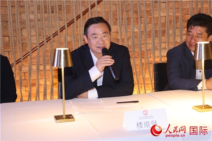 浙江省麗水市海外聯(lián)誼會會長樓瑯堅在座談會上致辭。 人民網(wǎng)記者 時元皓攝