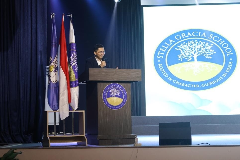 安德魯致辭。哈山努丁大學(xué)孔子學(xué)院供圖